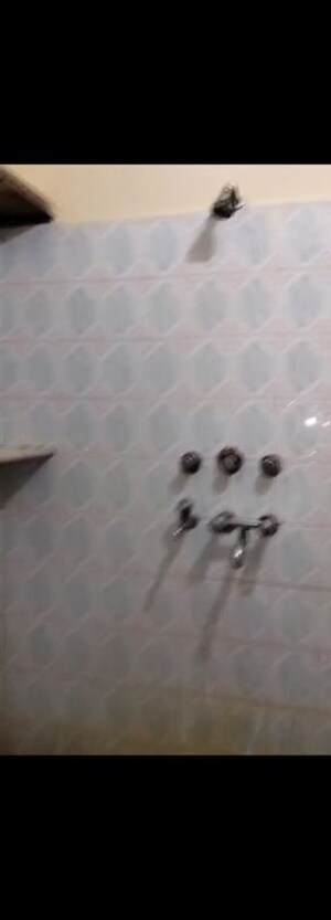 Bathroom in 1 RK Builder Floor at Sector 14 – for Rent