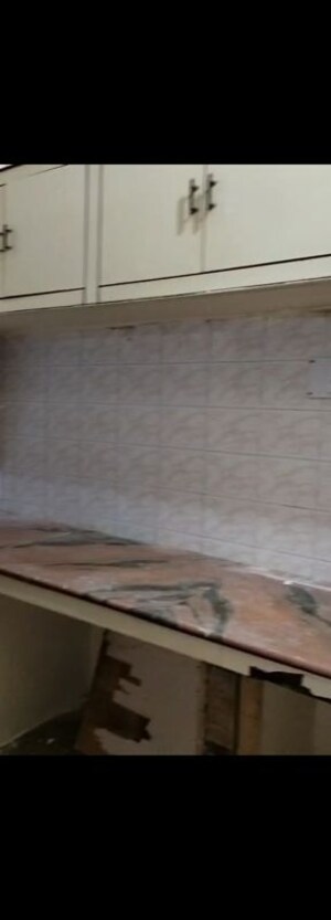 Room in 1 RK Builder Floor at Sector 14 – for Rent