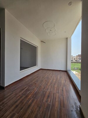 Room in 3 BHK Independent House at Kharar Road – for Sale