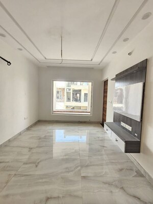 Room in 3 BHK Independent House at Kharar Road – for Sale