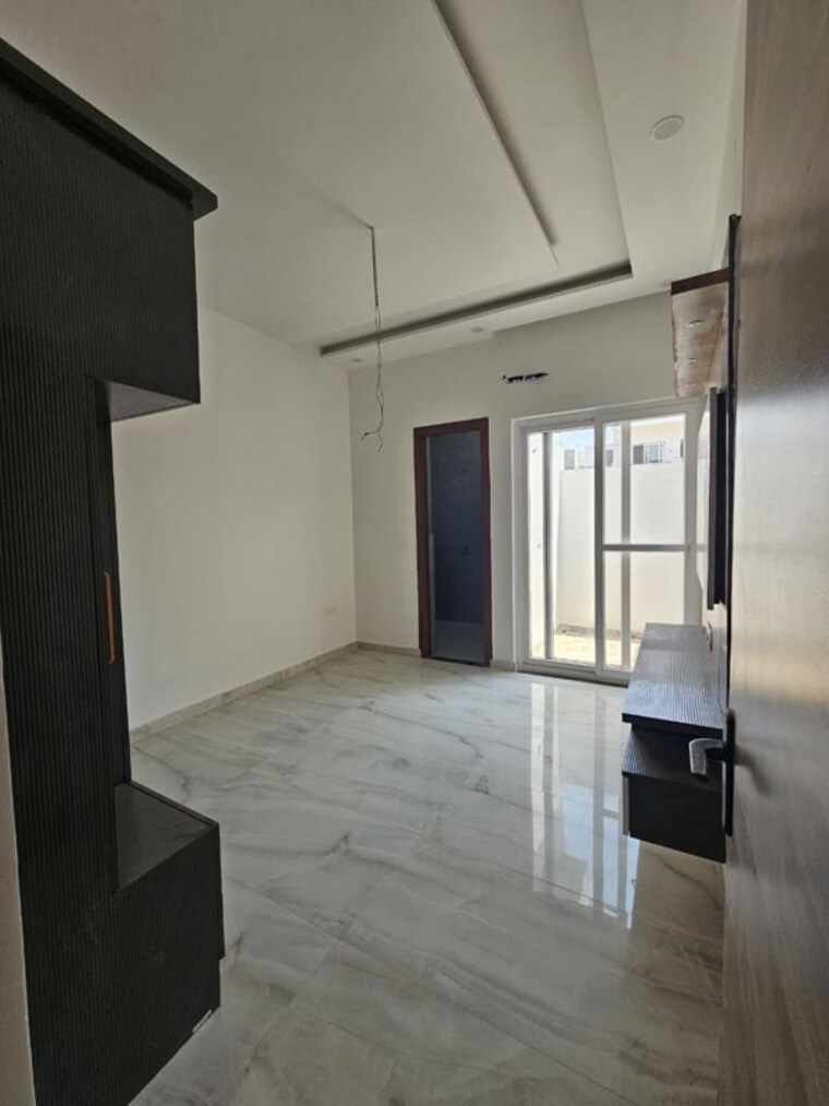Room, kharar road 3 Bedroom 112 Sq.Yd. Independent House In Kharar Road Mohali 10438764