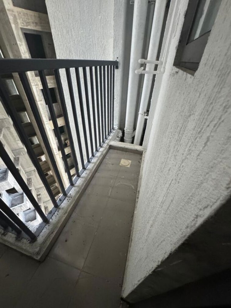 Balcony, damji-shamji-mahavir-spring-tulip-phase-1 2 Bedroom 714 Sq.Ft. Apartment In Pokhran Road No Two Thane 10438747