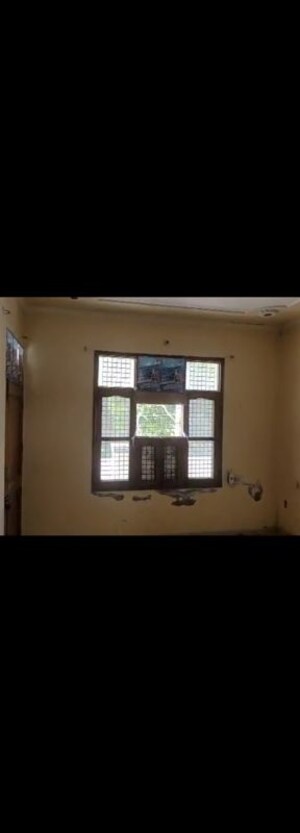 Room in 1 BHK Builder Floor at Sector 12 – for Rent