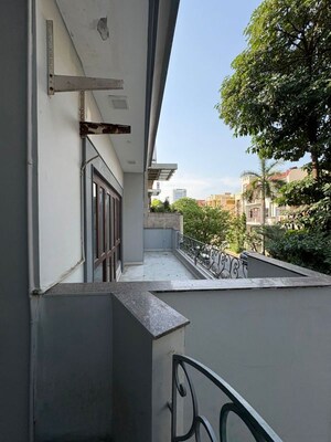 Balcony in 5 BHK Villa at RWA Apartments Sector 52, Sector 52 – for Rent