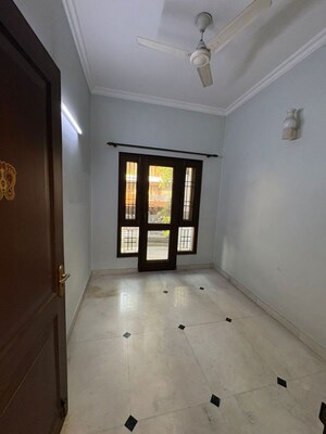 Room in 5 BHK Villa at RWA Apartments Sector 52, Sector 52 – for Rent