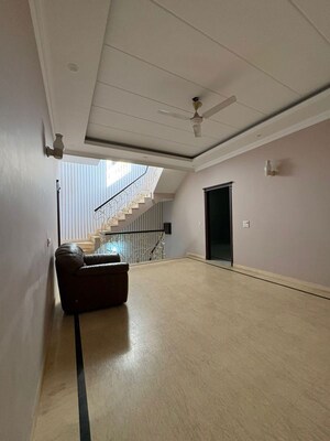 Living Room in 5 BHK Villa at RWA Apartments Sector 52, Sector 52 – for Rent