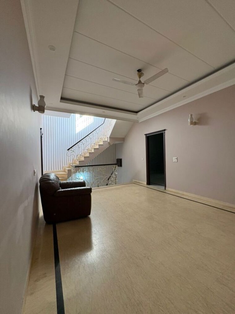 Living Room, rwa-apartments-sector-52 5 Bedroom 10000 Sq.Ft. Villa In Sector 52 Noida 10438789