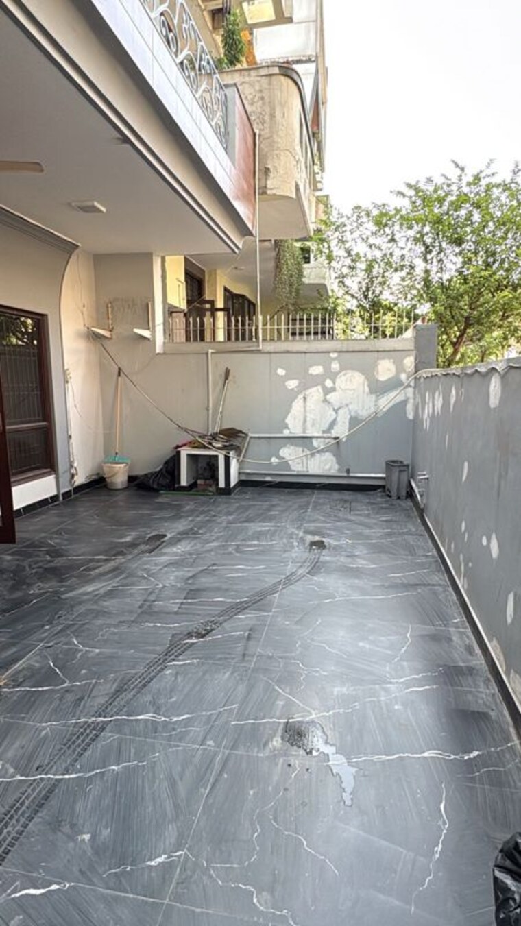 Balcony, rwa-apartments-sector-52 5 Bedroom 10000 Sq.Ft. Villa In Sector 52 Noida 10438789