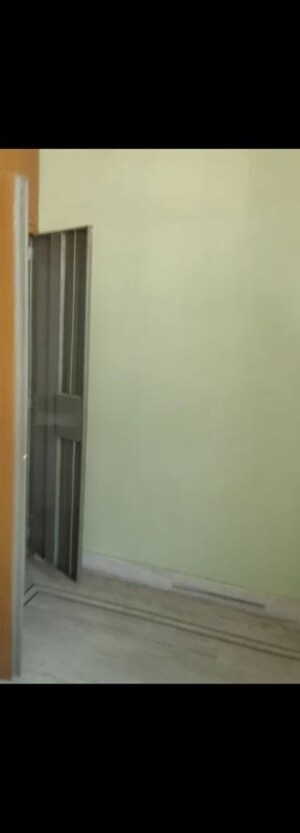 Room in 1 BHK Builder Floor at Sector 12 – for Rent