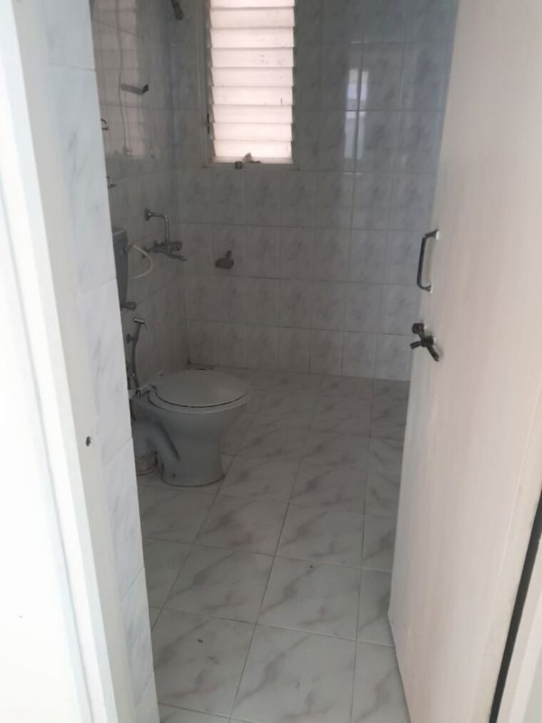 Bathroom, nirmiti-ragdari-apartments 4 Bedroom 1200 Sq.Ft. Apartment In Aundh Pune 10438821