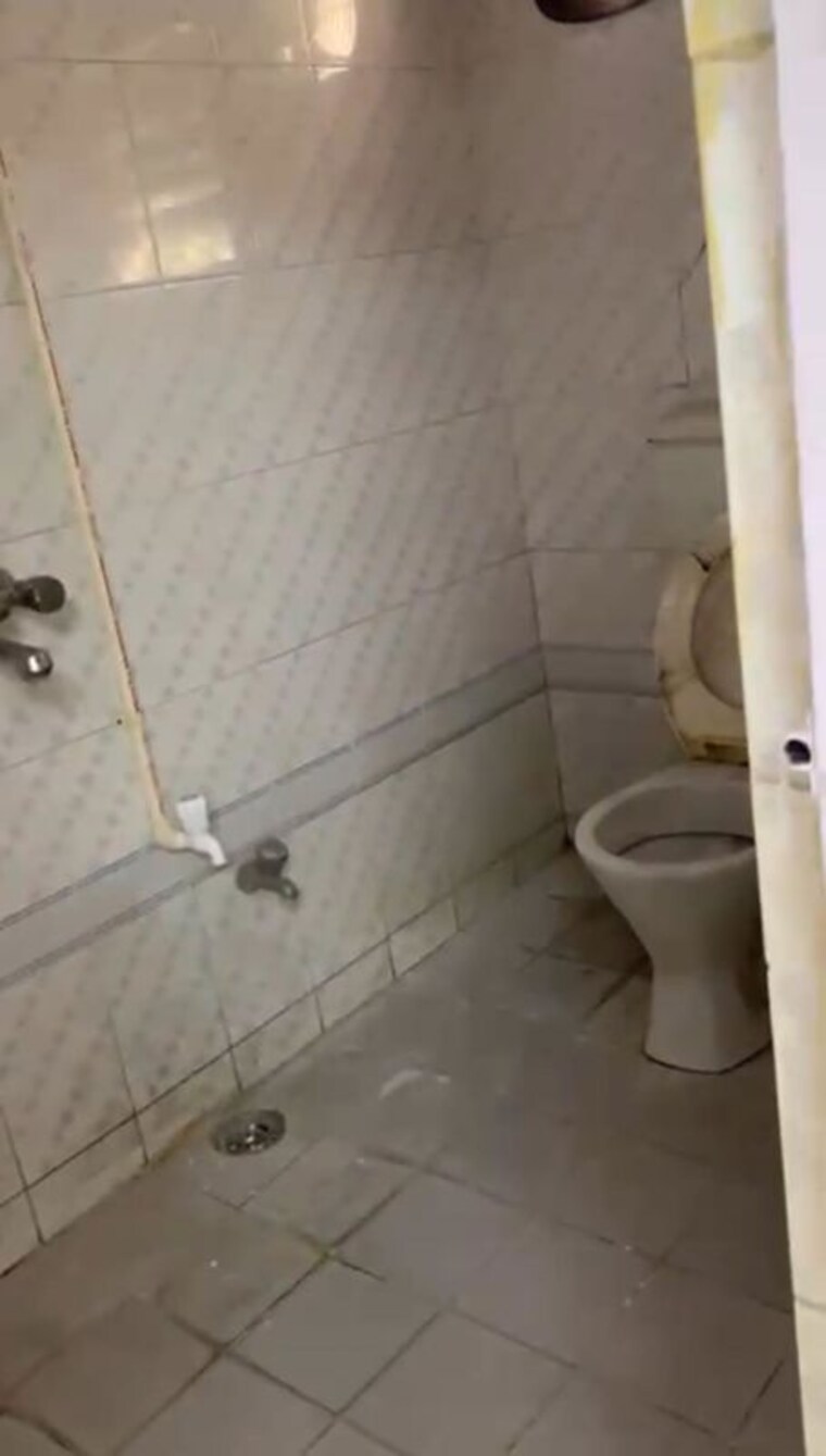 Bathroom, manepally-green-grandeur 3 Bedroom 1329 Sq.Ft. Apartment In Suchitra Hyderabad 10438830