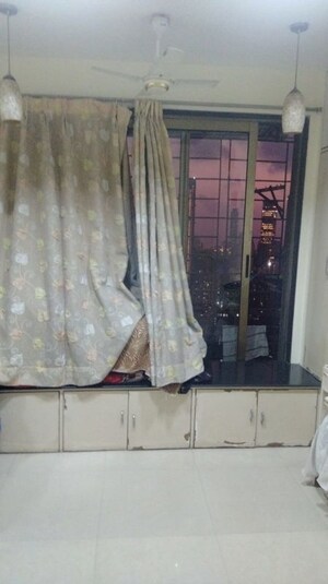 Room in 1 BHK Apartment at Grant Road – for Sale