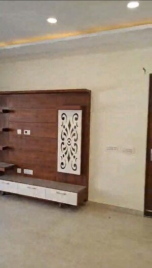 3 BHK Independent House For Rent in Sector 17