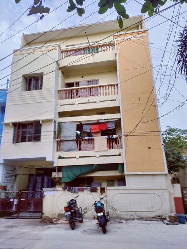 6 BHK 166 Sq.Yd. Independent House in Arihant Kunj West Marredpally