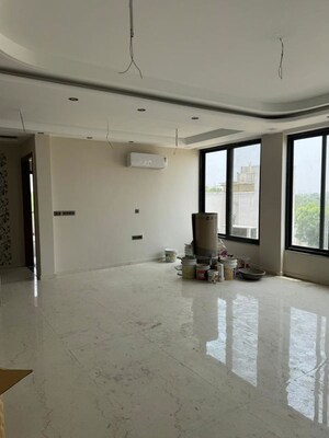 Room in 3.5 BHK Apartment at KLJ Greens, Sector 77 – for Sale