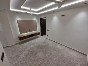 Room in 4 BHK Builder Floor at Rajouri Garden – for Rent