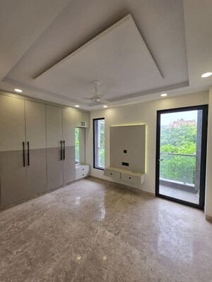 Room in 4 BHK Builder Floor at Rajouri Garden – for Rent