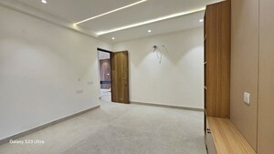 Room in 3 BHK Apartment at Sunshine Enclave, Vip Road – for Rent
