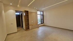 Room in 3 BHK Apartment at Sunshine Enclave, Vip Road – for Rent