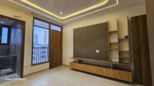 Room in 3 BHK Apartment at Sunshine Enclave, Vip Road – for Rent