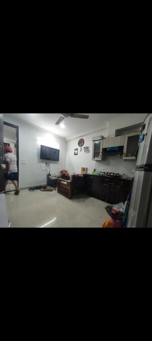Team Area in 2 BHK Apartment at Sector 10a – for Rent