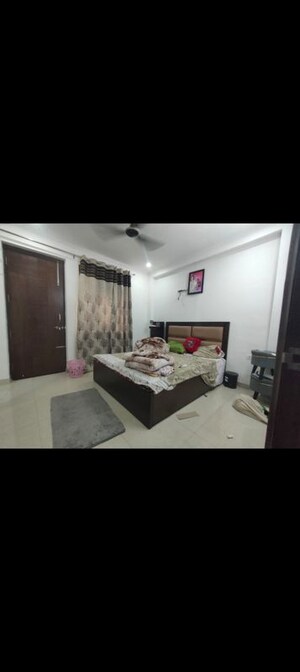 Bedroom in 2 BHK Apartment at Sector 10a – for Rent