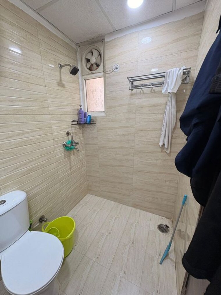 Bathroom, radicon-vedantam 2 Bedroom 990 Sq.Ft. Apartment In Sector 16c Greater Noida Greater Noida 10438947
