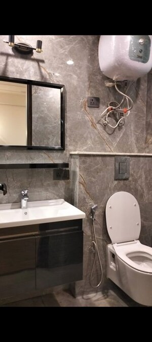 Furnished Amenities in 2 BHK Apartment at DLF City Phase IV, Dlf Phase iv – for Rent