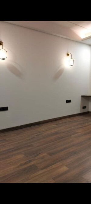 Room in 2 BHK Apartment at DLF City Phase IV, Dlf Phase iv – for Rent