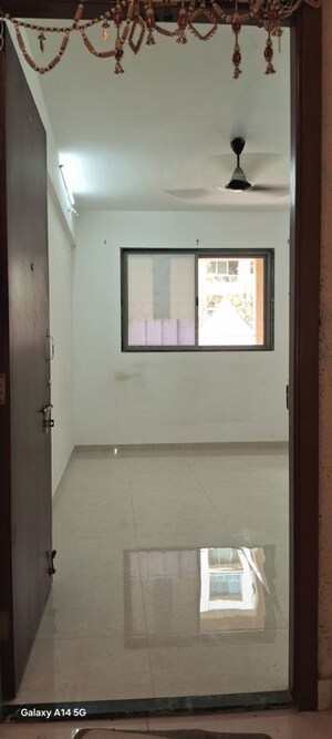 Room in 1 BHK Apartment at Hiranandani Estate Villa Carino, Ghodbunder Road – for Rent