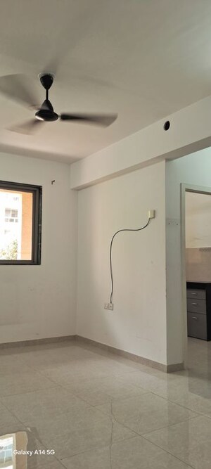 1 BHK Apartment For Rent in Hiranandani Estate Villa Carino, Ghodbunder Road