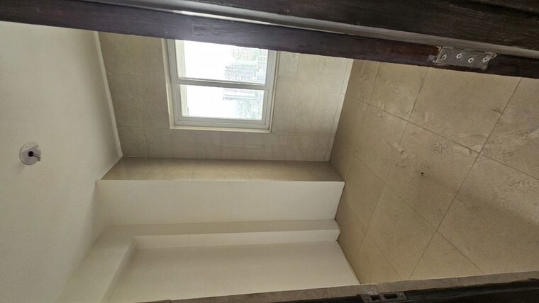 Room, bptp-discovery-park 3.5 Bedroom 3550 Sq.Ft. Apartment In Sector 80 Faridabad 10438935