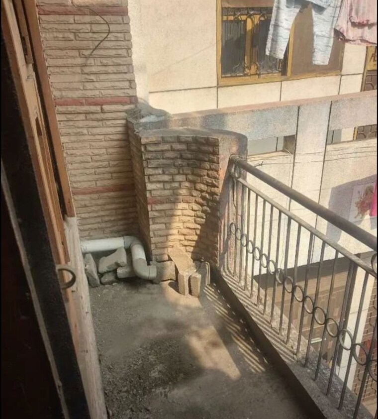 Balcony, rohini sector 8 2 Bedroom 300 Sq.Ft. Villa In Rohini Sector 8 Delhi 10438979