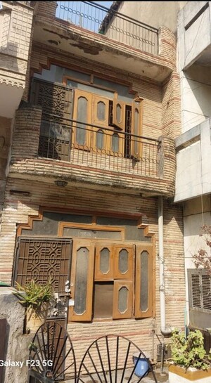 2 BHK Villa For Sale in Rohini Sector 8