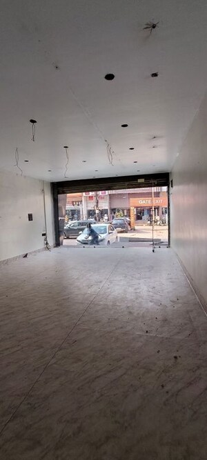 Parking in  Showroom at Pandri – for Rent