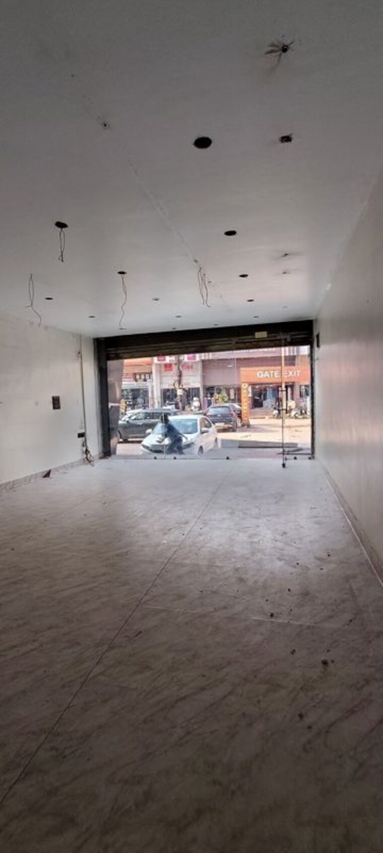 Parking, pandri Commercial Showroom 1000 Sq.Ft. In Pandri Raipur 10438973