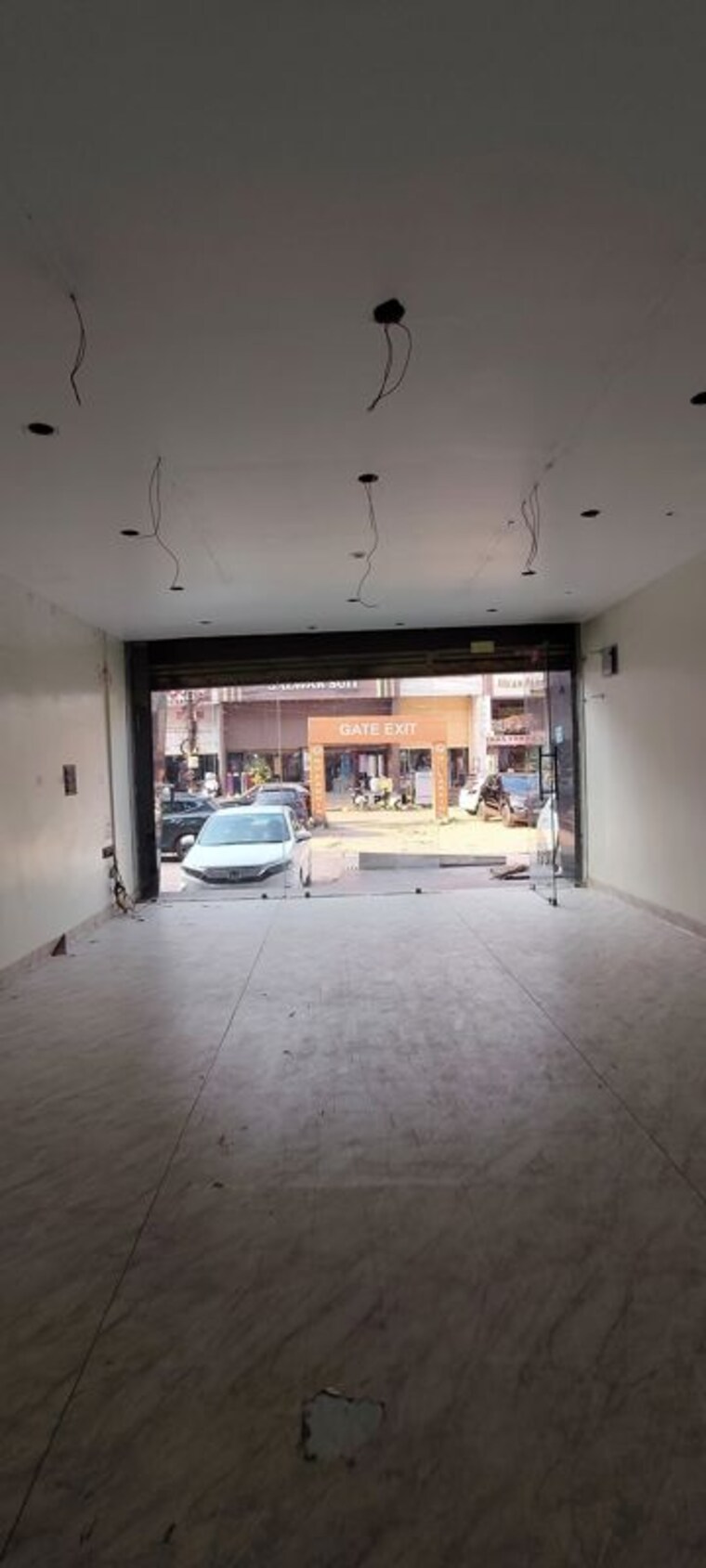  Parking, pandri Commercial Showroom 1000 Sq.Ft. In Pandri Raipur 10438973