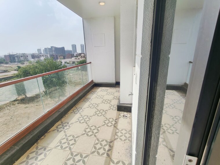 Balcony, signature-global-city-63a 3 Bedroom 1650 Sq.Ft. Apartment In Sector 63a Gurgaon 10438993