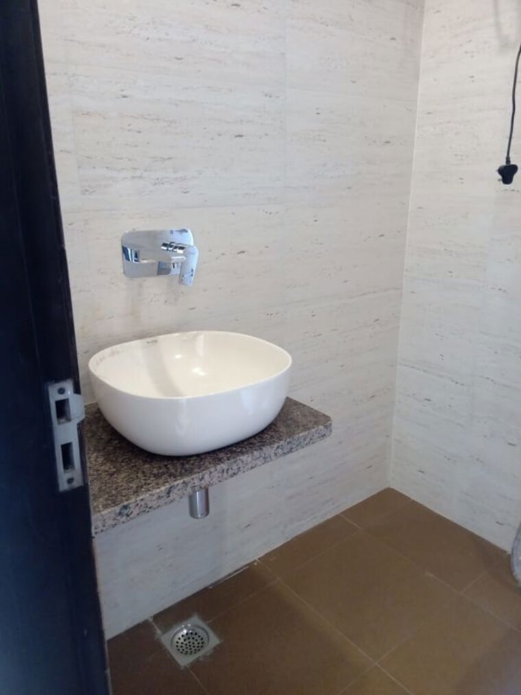 Bathroom, ireo-uptown 3 Bedroom 1670 Sq.Ft. Apartment In Sector 66 Gurgaon 10438983