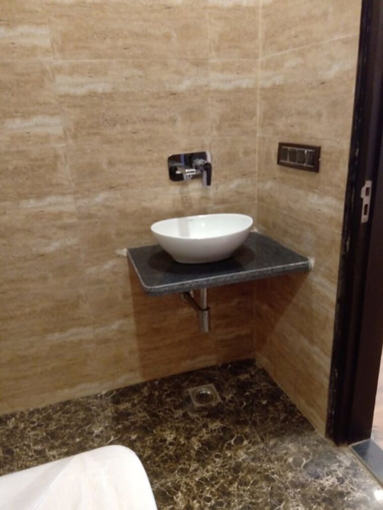 Bathroom, ireo-uptown 3 Bedroom 1670 Sq.Ft. Apartment In Sector 66 Gurgaon 10438983