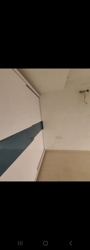 Furnished Amenities in 3.5 BHK Builder Floor at Model Town – for Sale