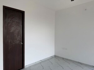 Room in 2 BHK Apartment at Lodha Amara, Kolshet Road – for Rent