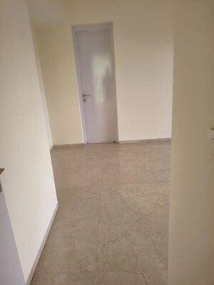 Room in 2 BHK Apartment at Lodha Fiorenza, Goregaon East – for Rent