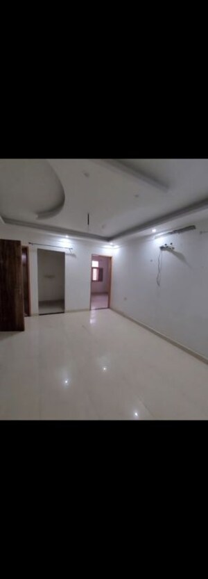 Room in 3 BHK Builder Floor at Model Town – for Rent