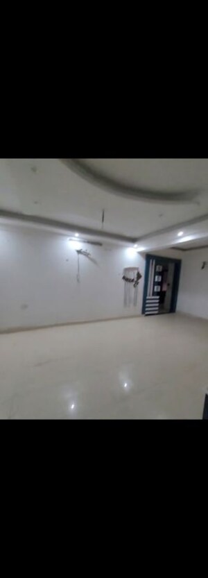 Room in 3 BHK Builder Floor at Model Town – for Rent