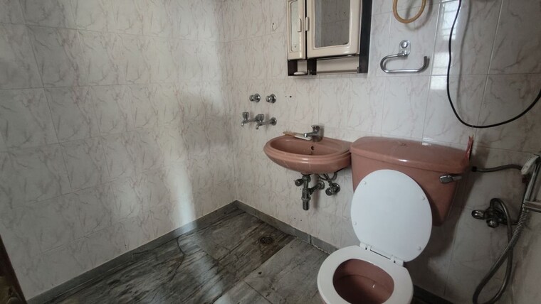 Bathroom, vastu-apartments 3 Bedroom 2450 Sq.Ft. Apartment In Sector 55 Gurgaon 10439027