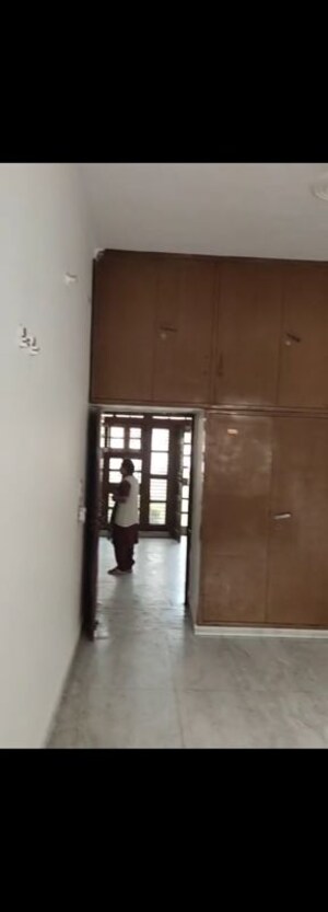 Room in 3.5 BHK Independent House at Sector 15 – for Rent