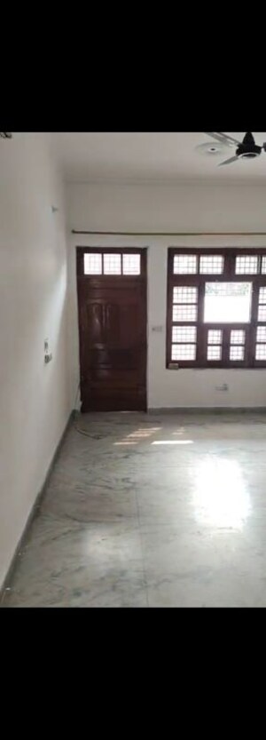 Room in 3.5 BHK Independent House at Sector 15 – for Rent