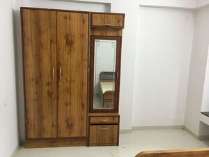 Master Bedroom in 3 BHK Apartment at Belvalkar Kalpak CHS, Dahanukar Colony – for Rent