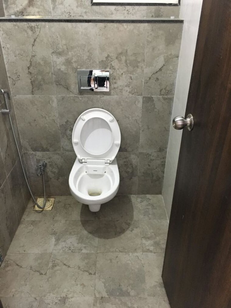Bathroom, belvalkar-kalpak-chs 3 Bedroom 1354 Sq.Ft. Apartment In Dahanukar Colony Pune 10439028